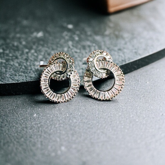 NEW Silver Double Locked Interlocking Circles Diamonte Crystal Earrings - Picture 9 of 16